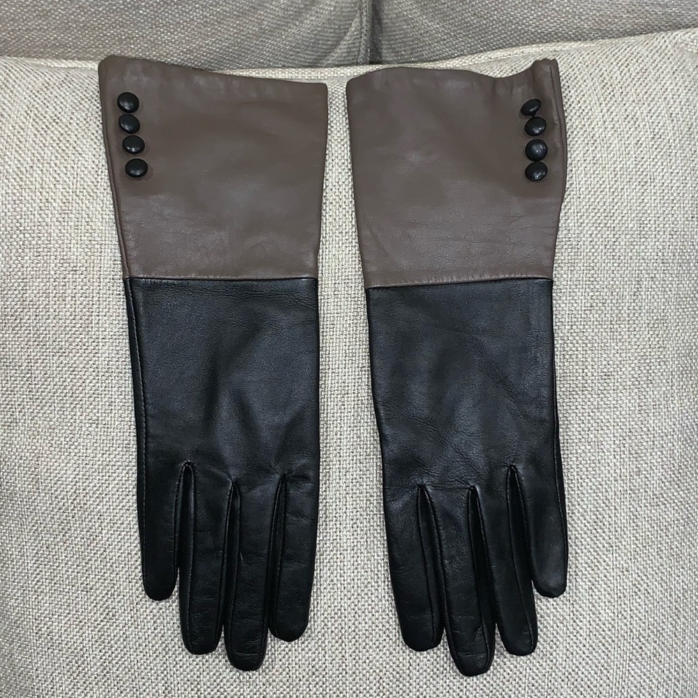 Leather gloves